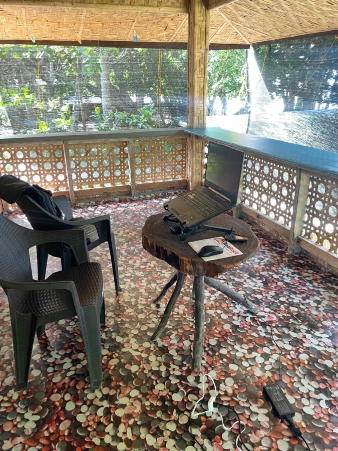 Bed and Breakfast Borbon'S Treehouse By The Sea Mambajao Exterior foto