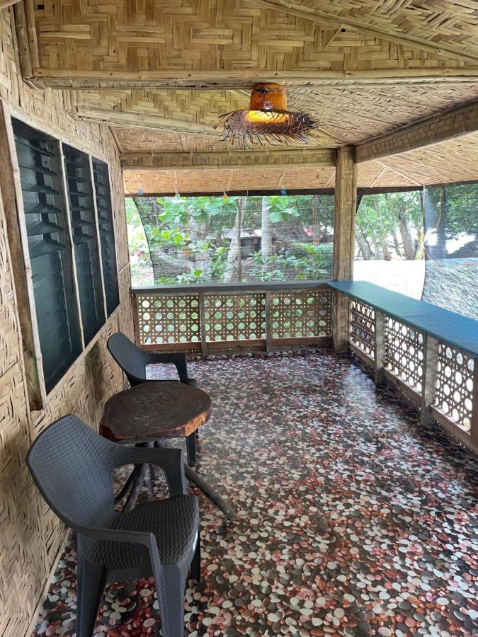 Bed and Breakfast Borbon'S Treehouse By The Sea Mambajao Exterior foto