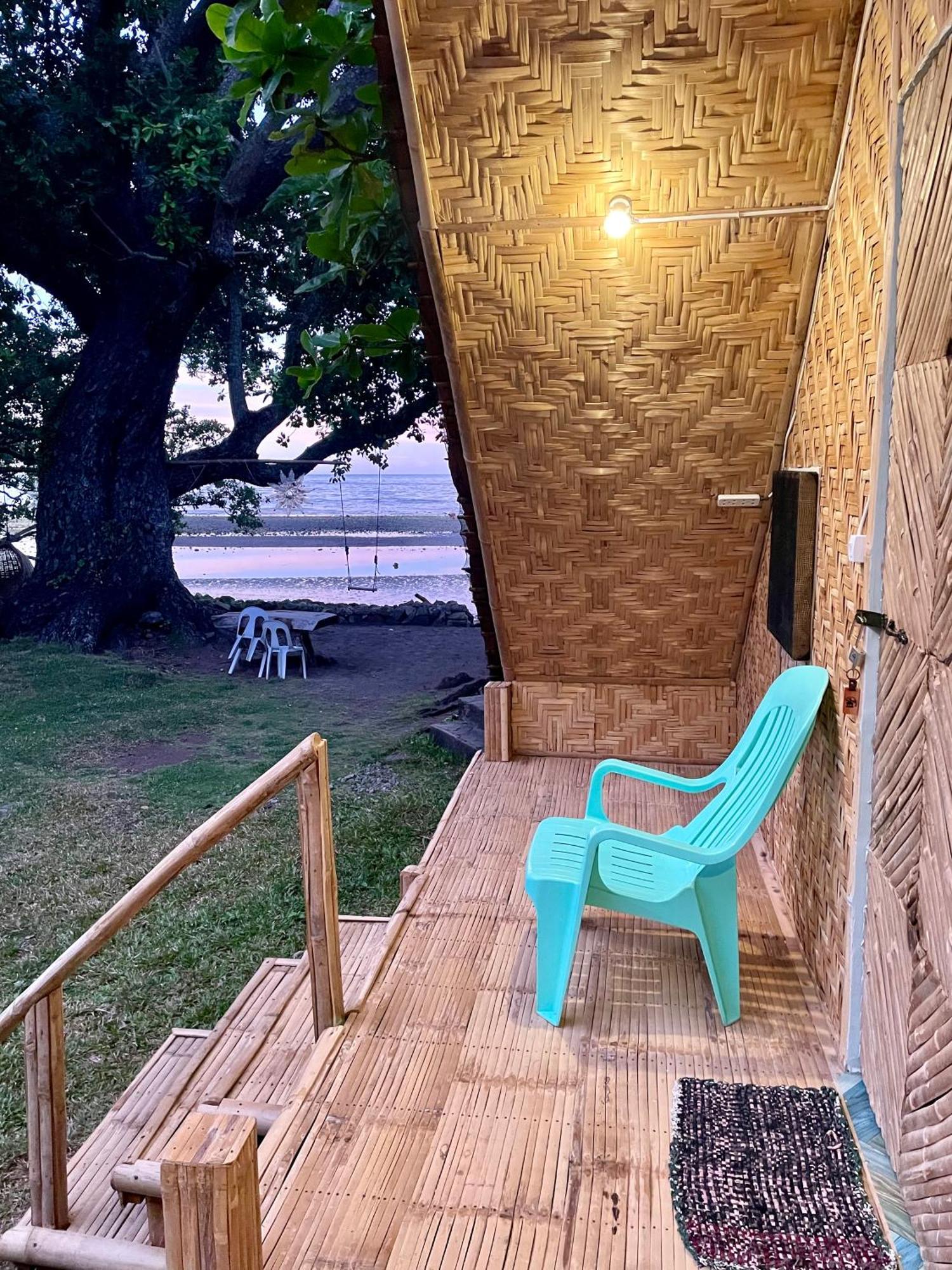 Bed and Breakfast Borbon'S Treehouse By The Sea Mambajao Exterior foto