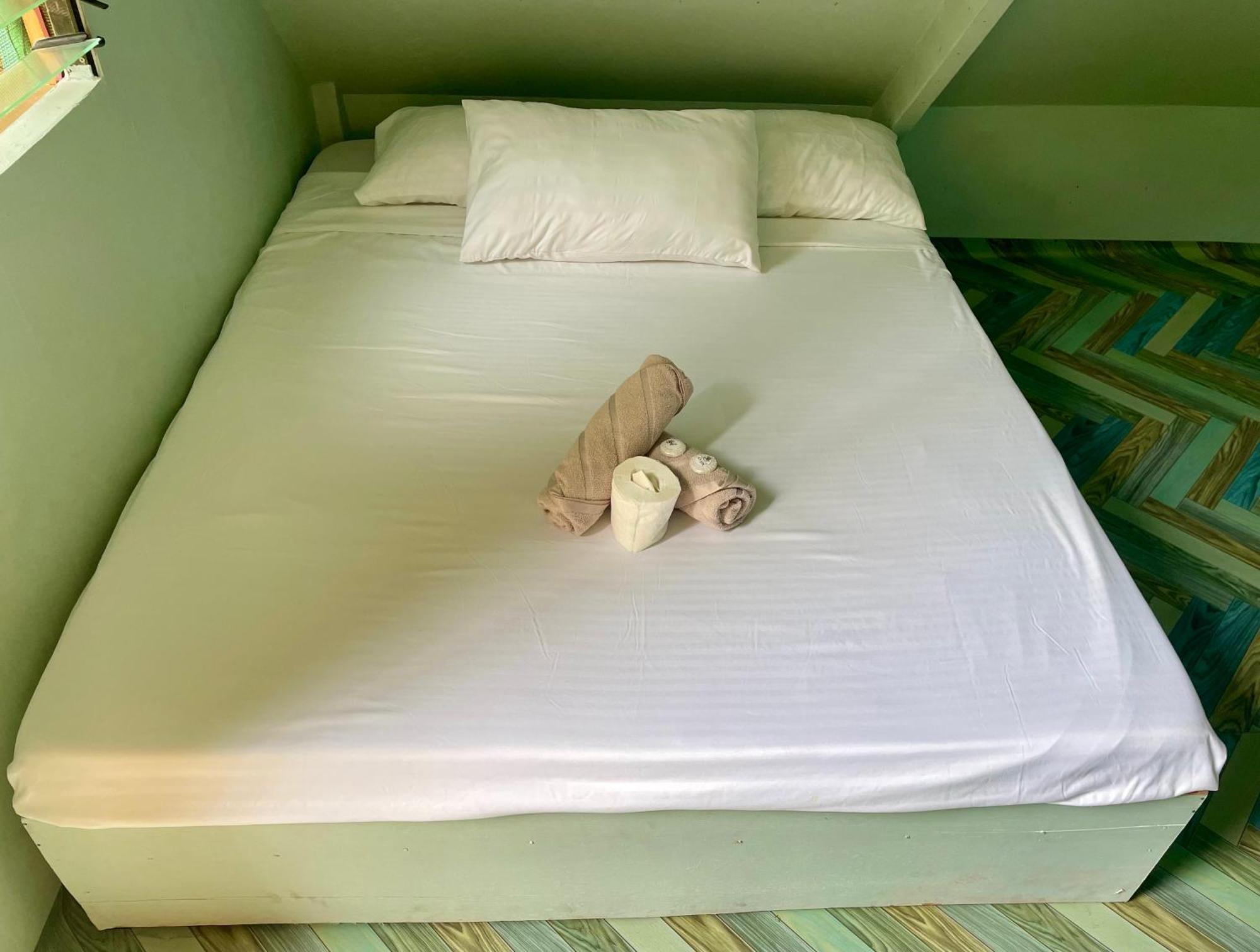 Bed and Breakfast Borbon'S Treehouse By The Sea Mambajao Exterior foto